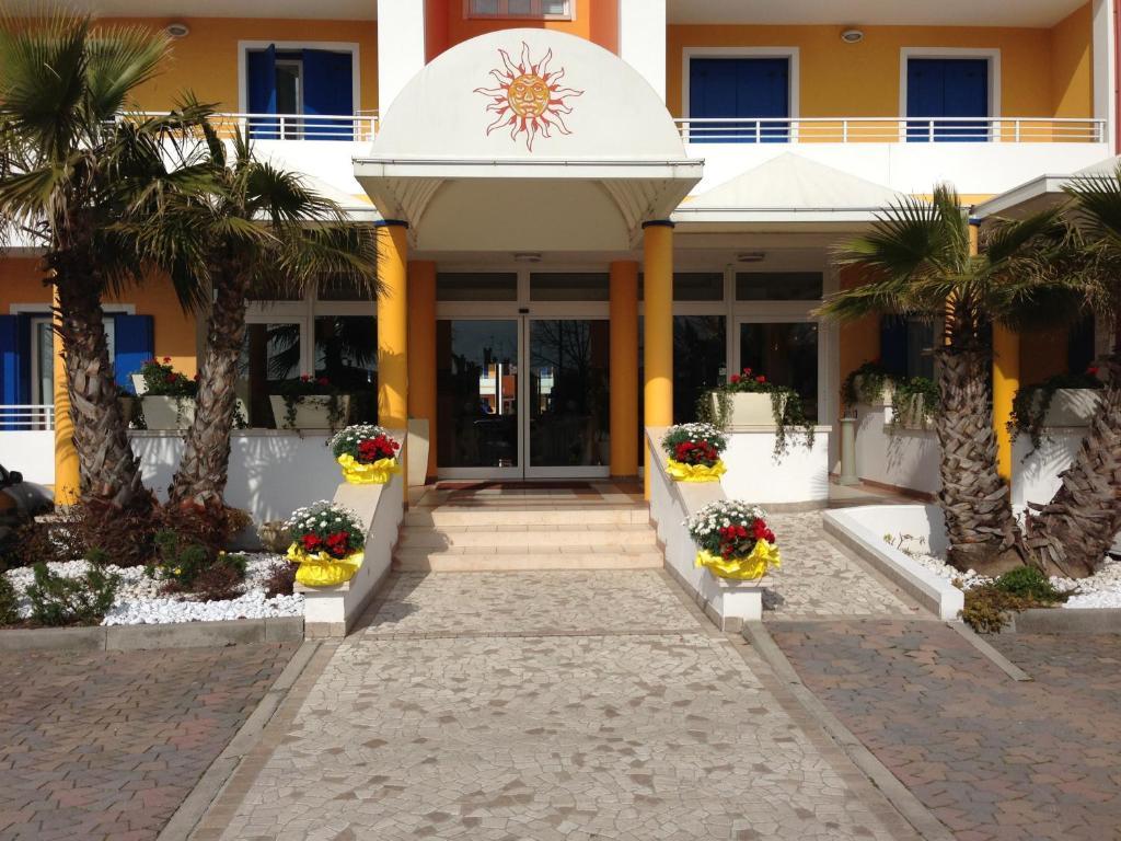 Villaggio Hemingway - Family Aparthotel Caorle Exterior photo